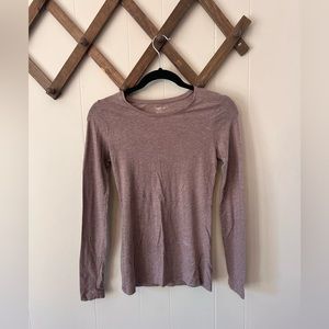 Long sleeve coffee colored gap body top